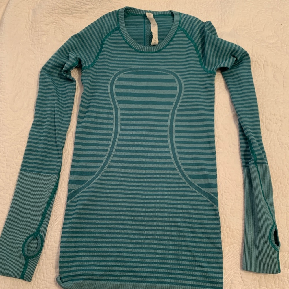 Lululemon long sleeve swiftly tech tee size 2